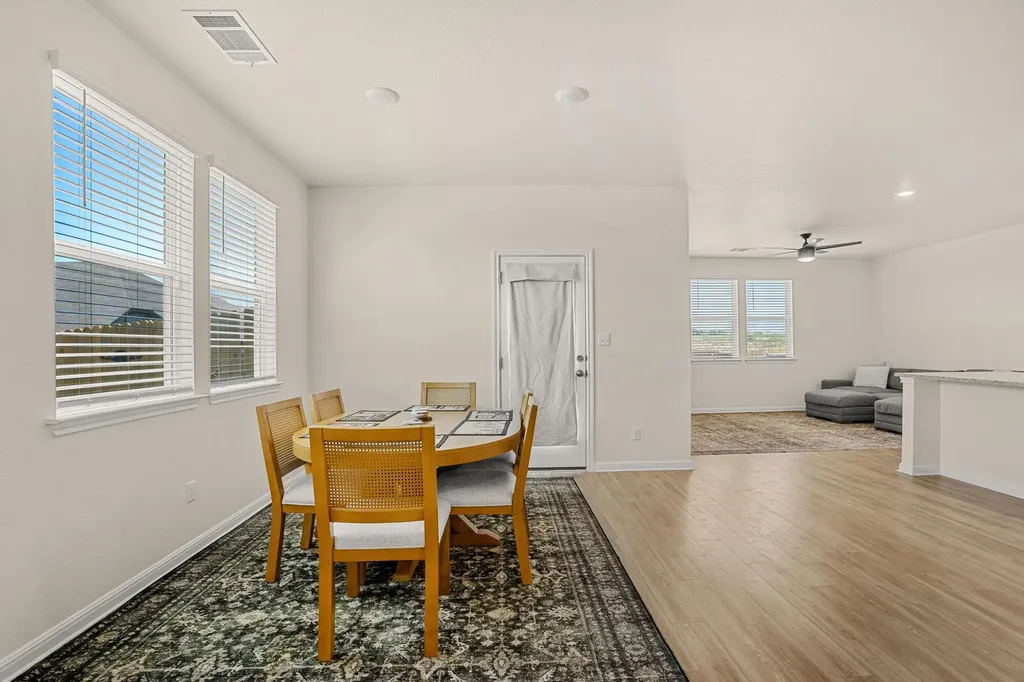 148 Hidalgo Lane Elgin TX 78621