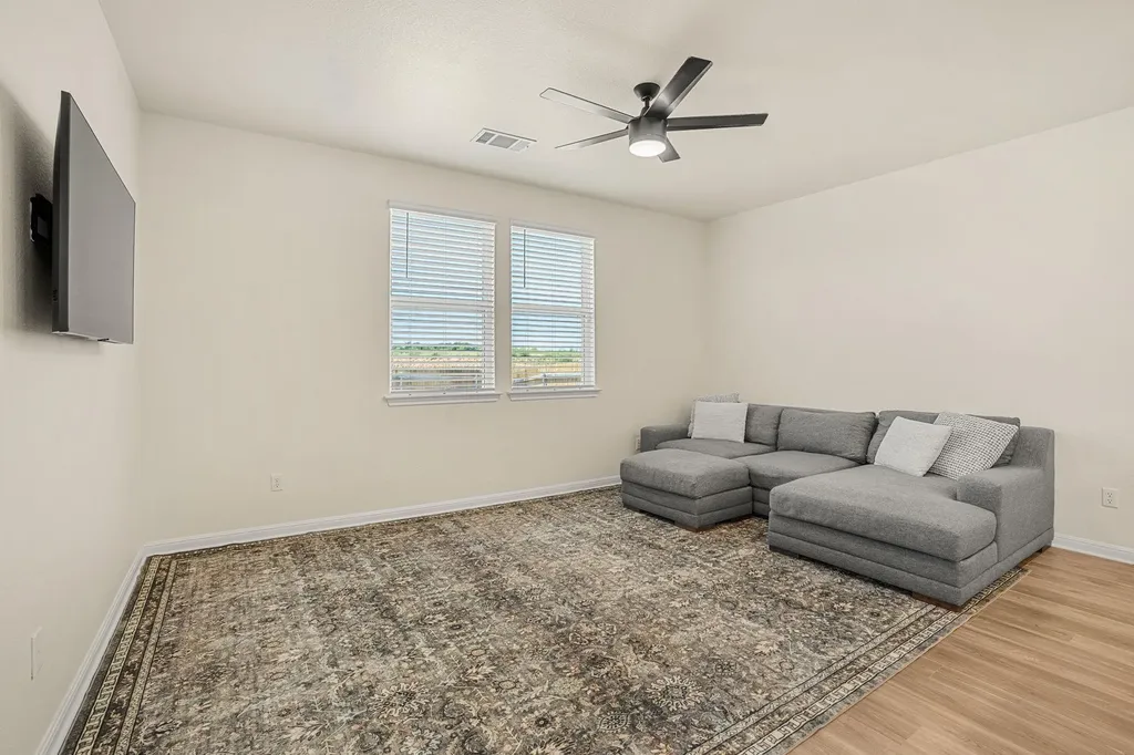 148 Hidalgo Lane Elgin TX 78621