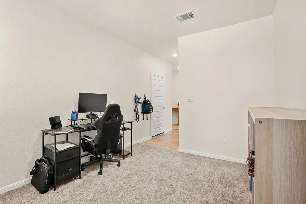 148 Hidalgo Lane Elgin TX 78621