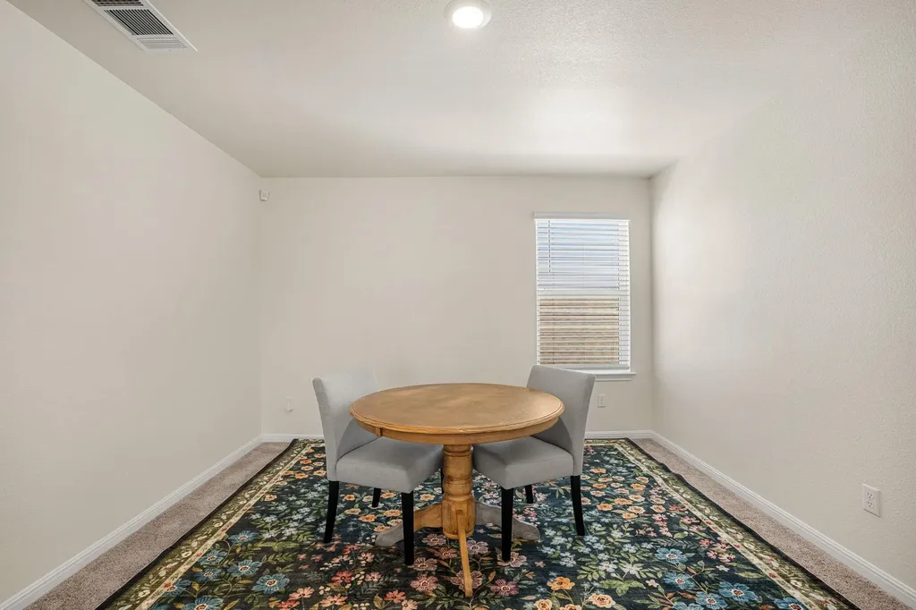 148 Hidalgo Lane Elgin TX 78621