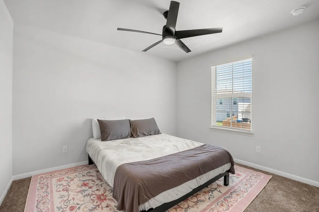 148 Hidalgo Lane Elgin TX 78621