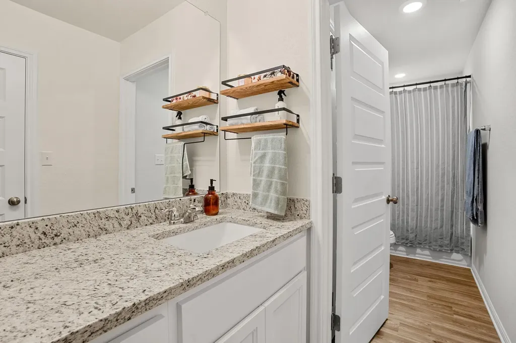 148 Hidalgo Lane Elgin TX 78621
