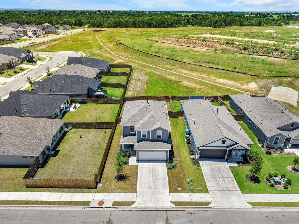 148 Hidalgo Lane Elgin TX 78621