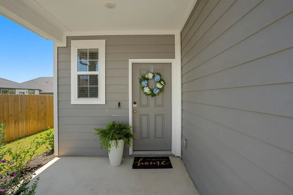 148 Hidalgo Lane Elgin TX 78621