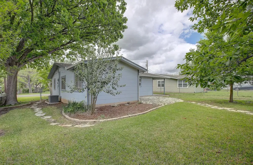 1307 Vine Street Georgetown TX 78626