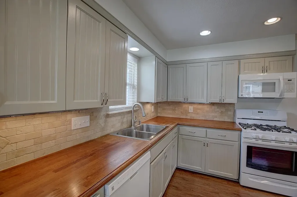1307 Vine Street Georgetown TX 78626
