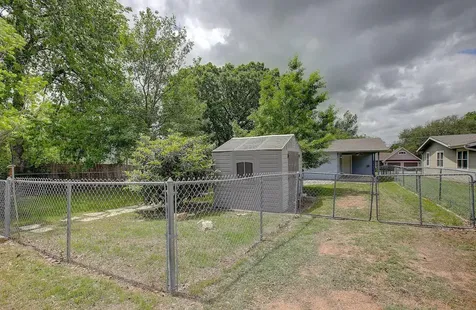 1307 Vine Street Georgetown TX 78626