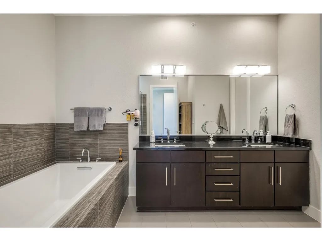 1101 Ivean Pearson Road Lago Vista TX 78645