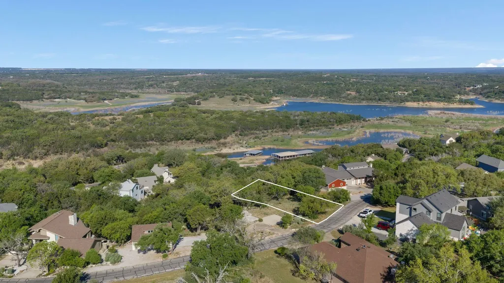 329 Kendall Drive Spicewood TX 78669