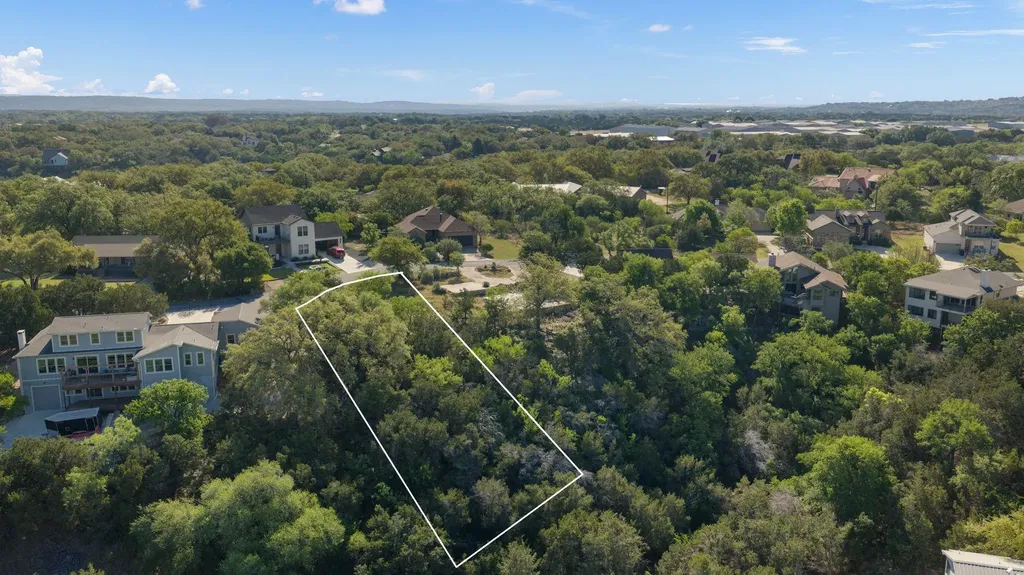 329 Kendall Drive Spicewood TX 78669