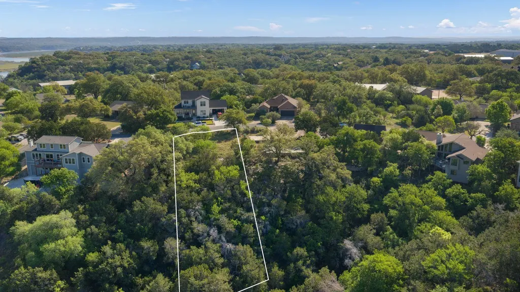 329 Kendall Drive Spicewood TX 78669