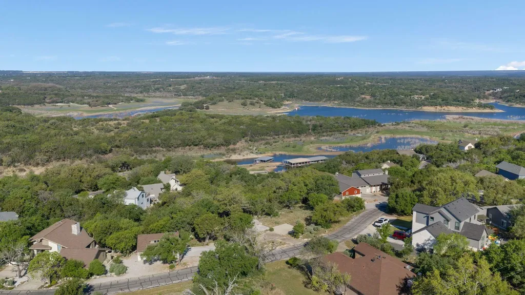 329 Kendall Drive Spicewood TX 78669