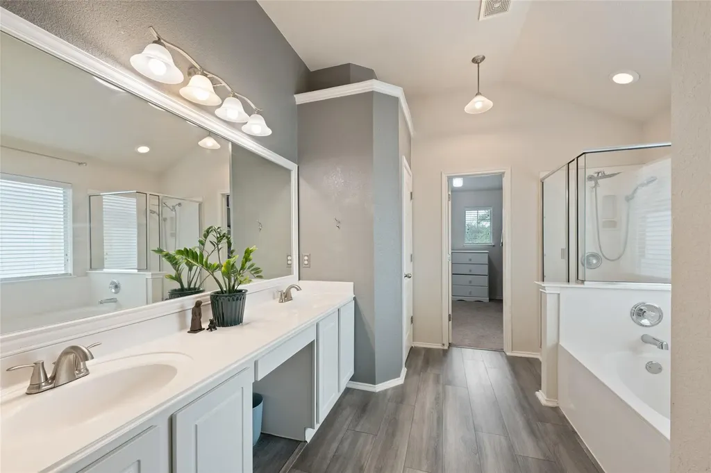 2405 Rachel Court Round Rock TX 78664