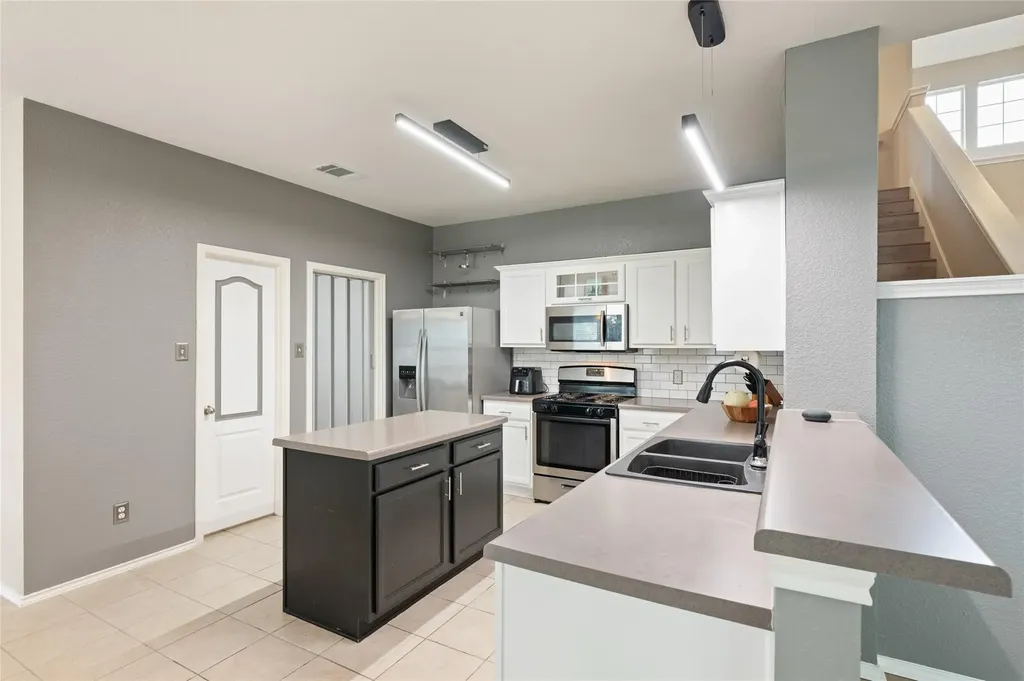 2405 Rachel Court Round Rock TX 78664