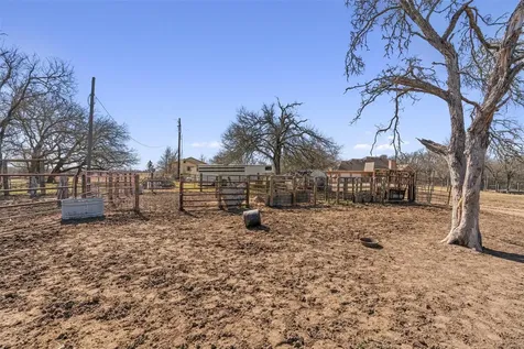 173 County Road 458a Thorndale TX 76577