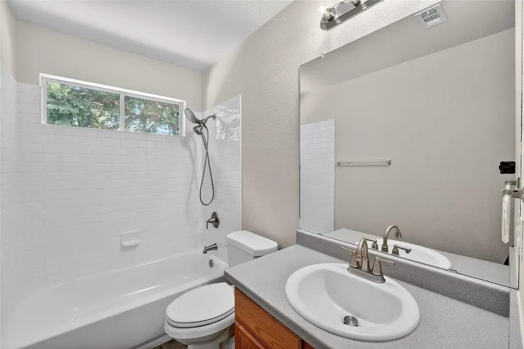 1898 Wallin Loop Round Rock TX 78664