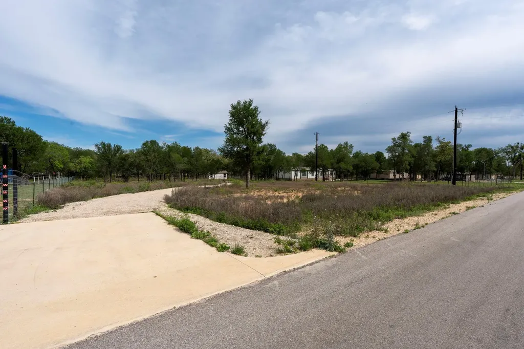 171 Comancheria Trail Elgin TX 78621