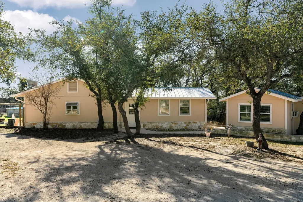 2058 Montell Road Wimberley TX 78676