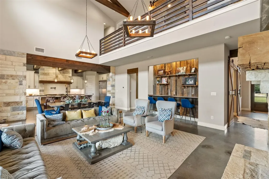 3830 Outback Trail Spicewood TX 78669