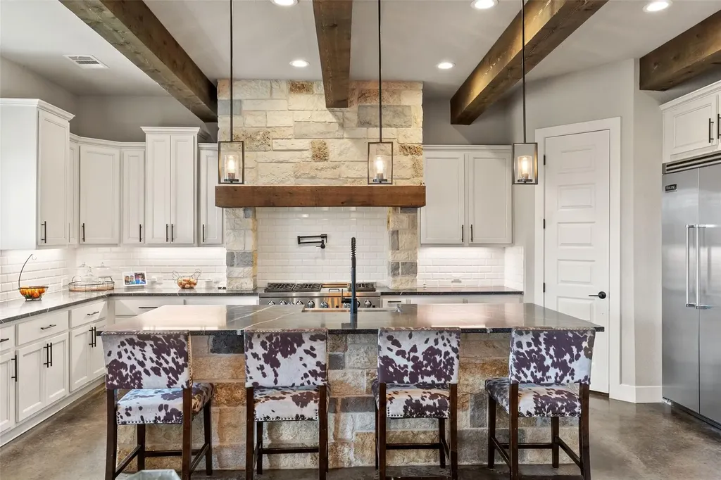 3830 Outback Trail Spicewood TX 78669