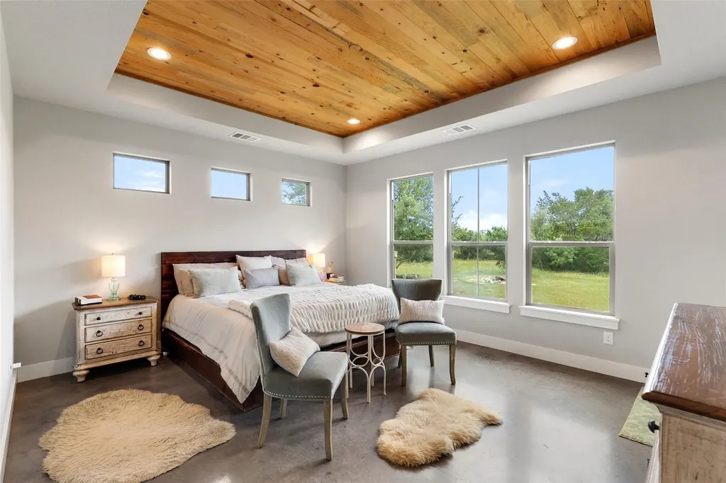 3830 Outback Trail Spicewood TX 78669