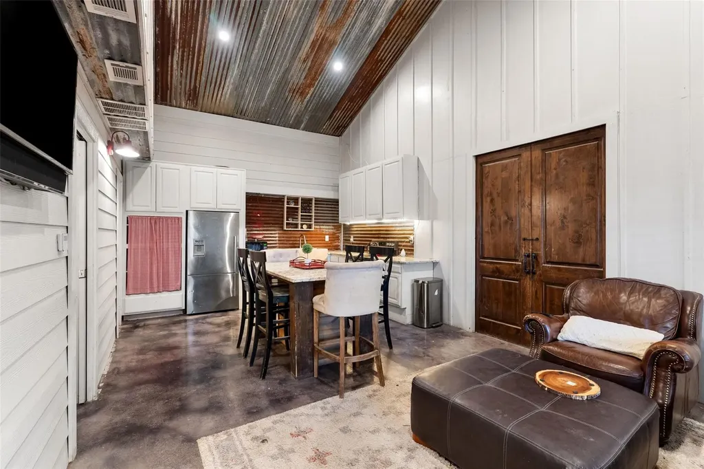 3830 Outback Trail Spicewood TX 78669
