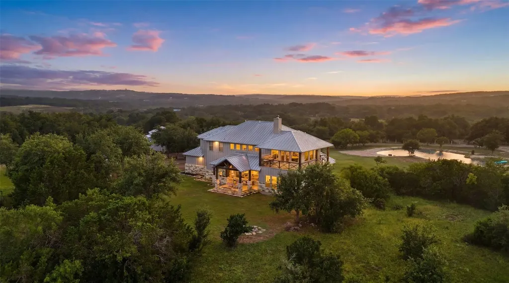 3830 Outback Trail Spicewood TX 78669