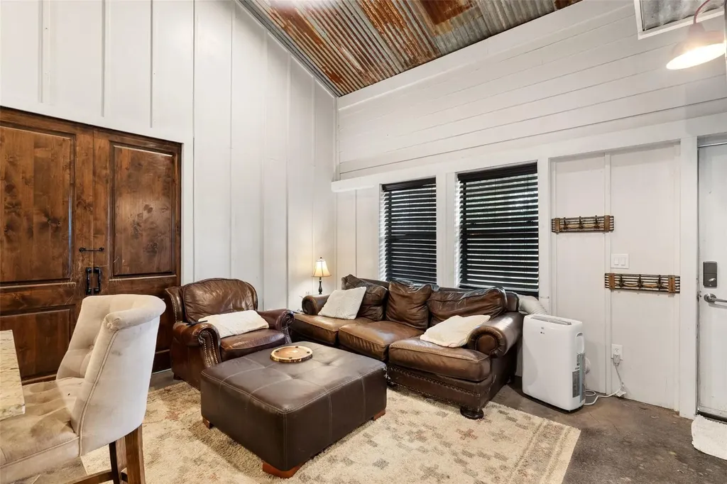 3830 Outback Trail Spicewood TX 78669