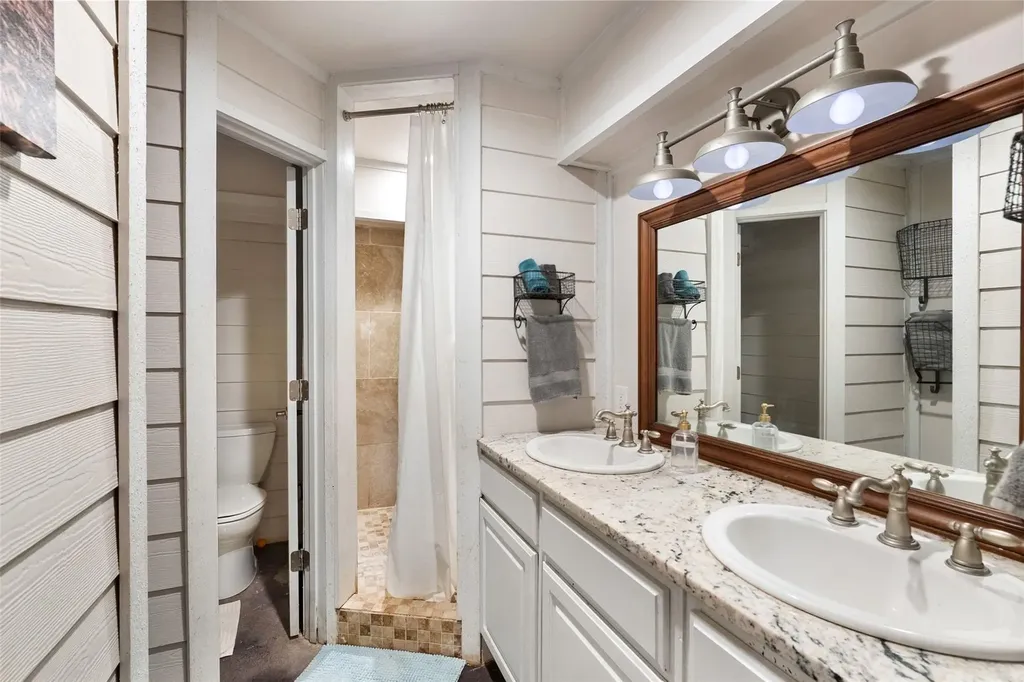 3830 Outback Trail Spicewood TX 78669