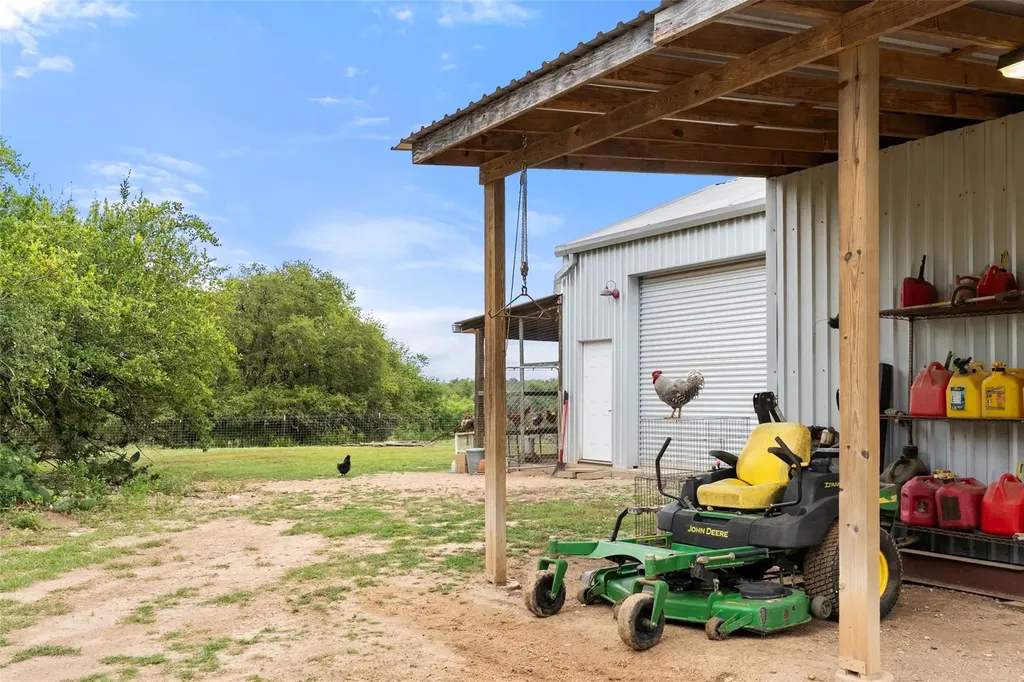 3830 Outback Trail Spicewood TX 78669