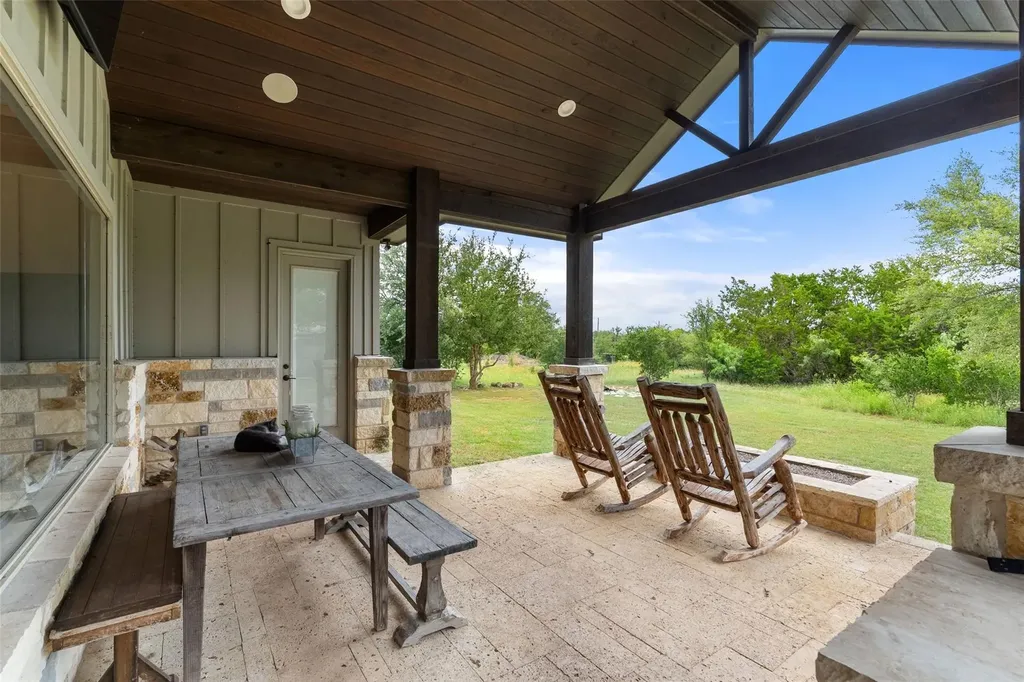 3830 Outback Trail Spicewood TX 78669