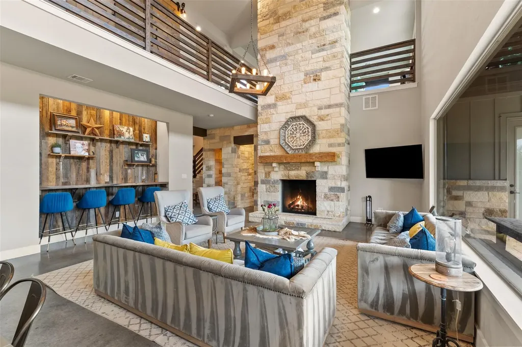 3830 Outback Trail Spicewood TX 78669