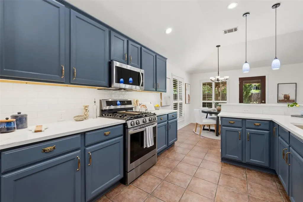 6706 Debcoe Drive Austin TX 78749