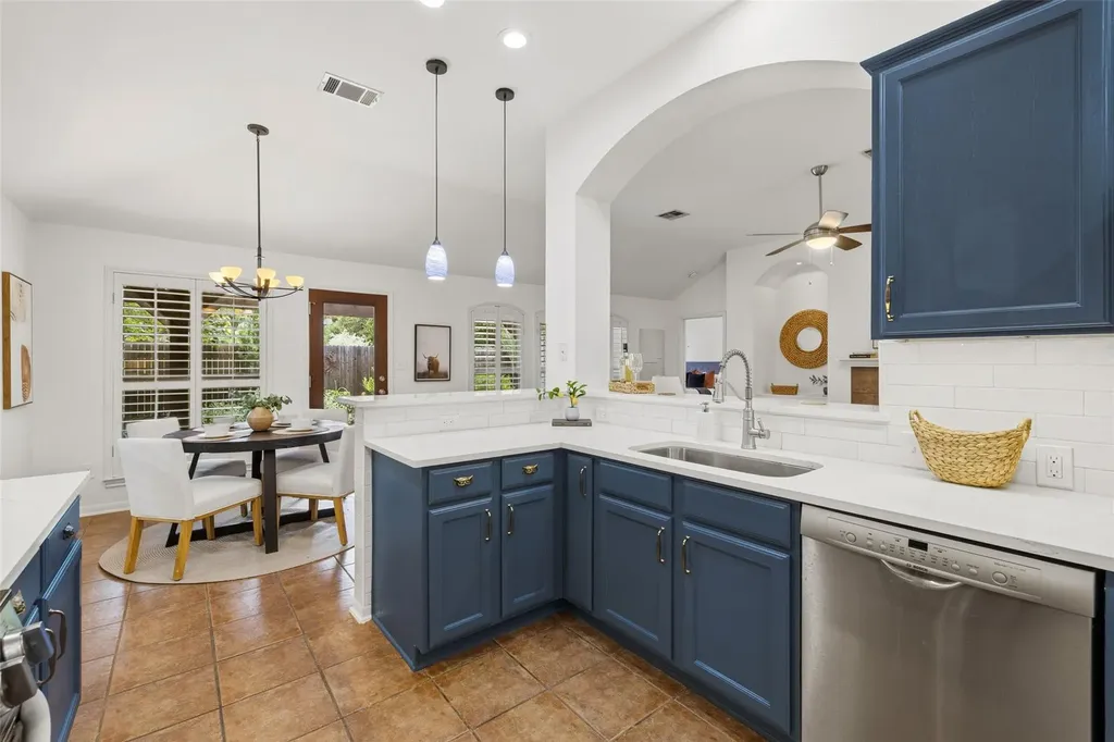 6706 Debcoe Drive Austin TX 78749