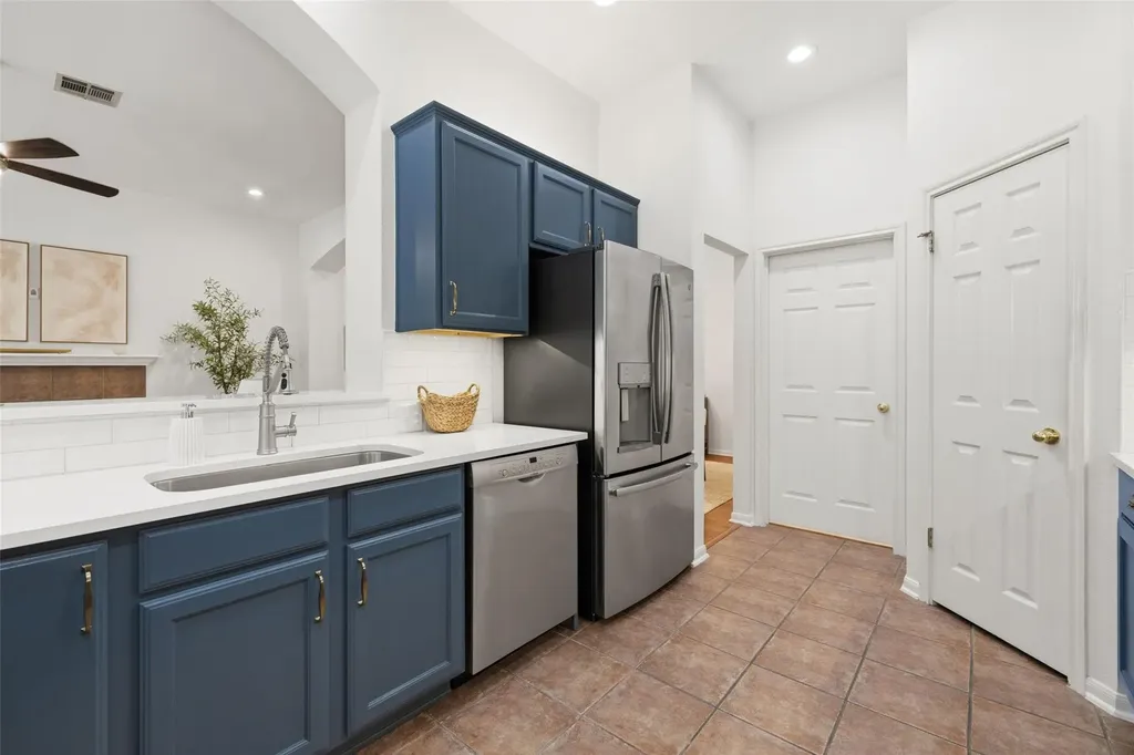 6706 Debcoe Drive Austin TX 78749