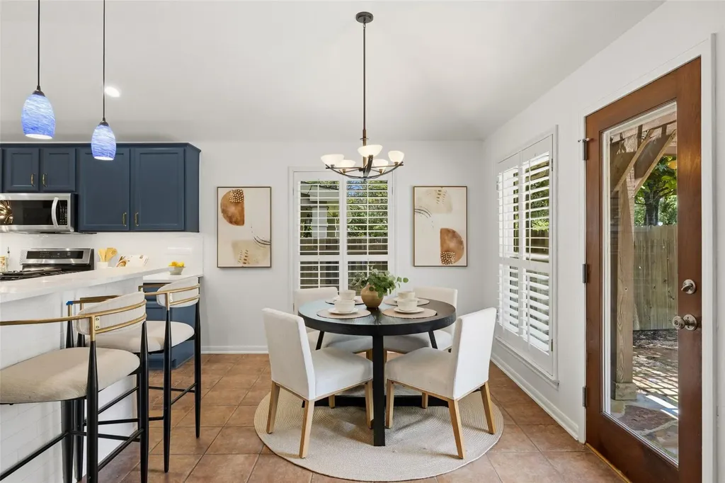 6706 Debcoe Drive Austin TX 78749