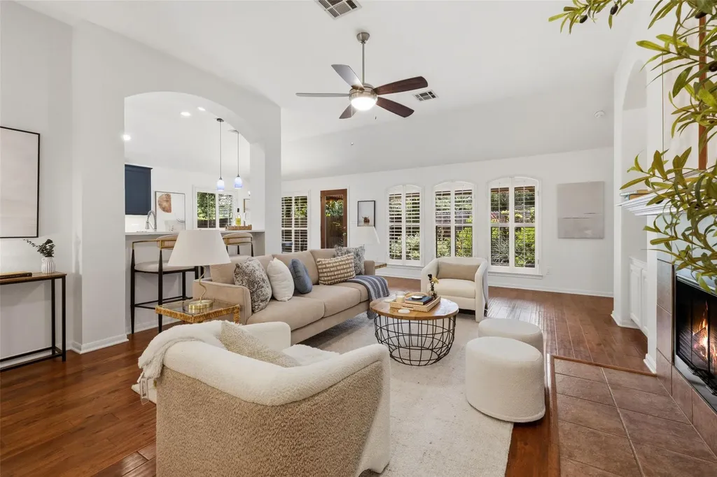 6706 Debcoe Drive Austin TX 78749
