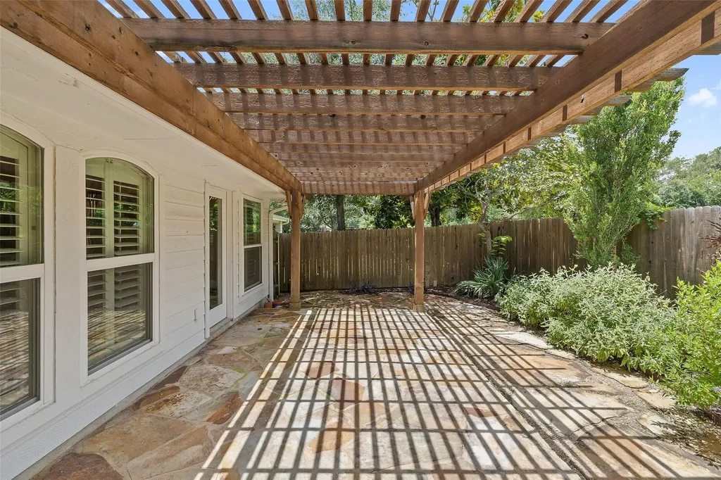 6706 Debcoe Drive Austin TX 78749