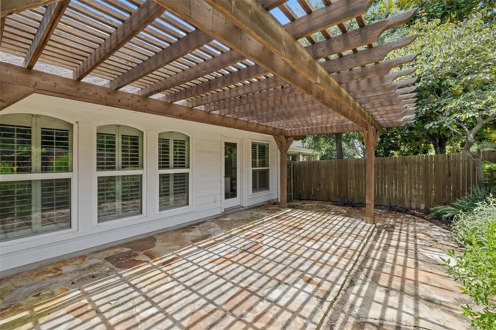 6706 Debcoe Drive Austin TX 78749