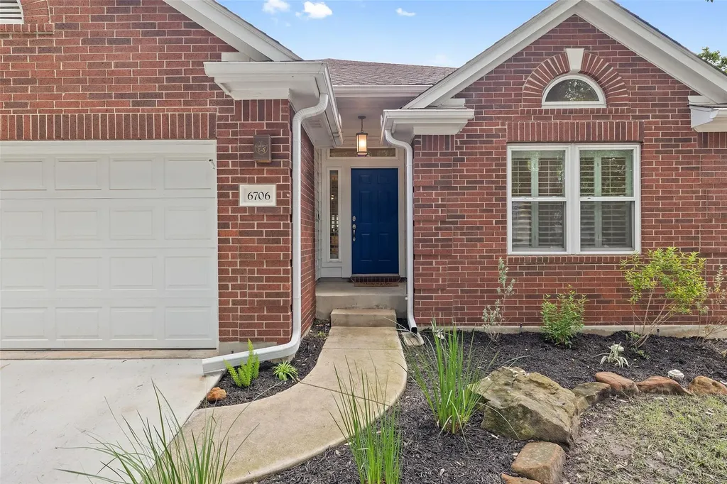 6706 Debcoe Drive Austin TX 78749