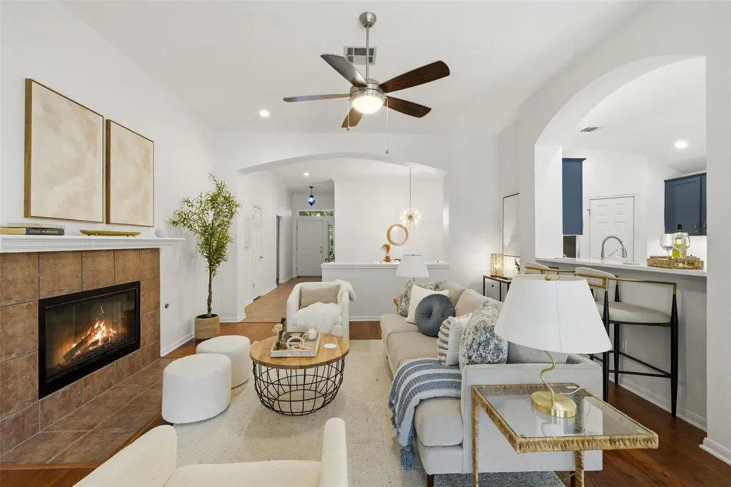 6706 Debcoe Drive Austin TX 78749