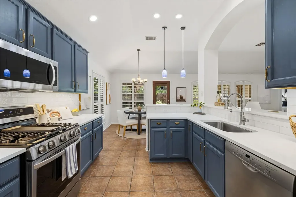 6706 Debcoe Drive Austin TX 78749