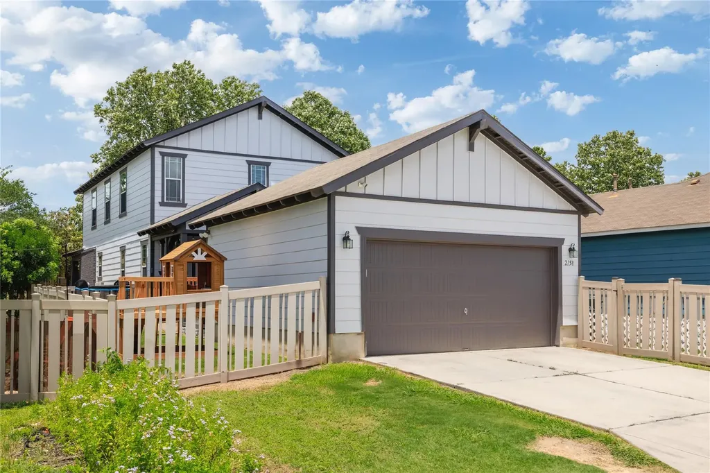 2158 Herzog Kyle TX 78640