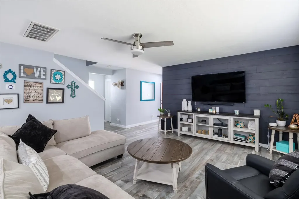 2158 Herzog Kyle TX 78640