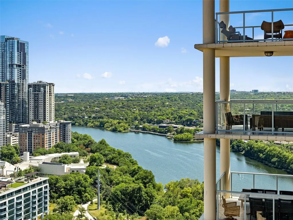 98 San Jacinto Boulevard Austin TX 78701