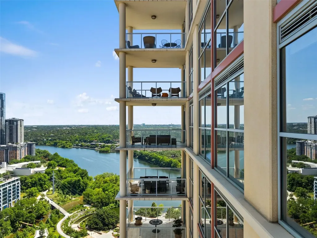 98 San Jacinto Boulevard Austin TX 78701