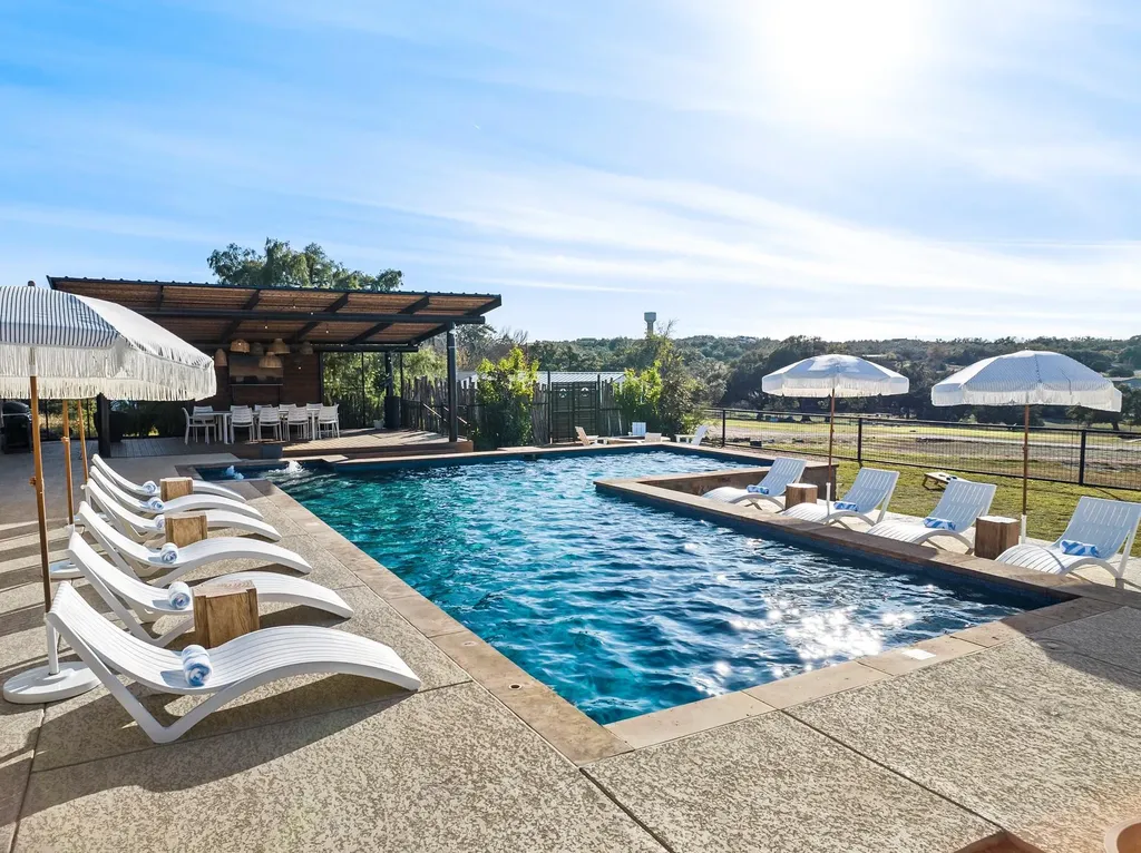 1293 Harmon Hills Road Dripping Springs TX 78620