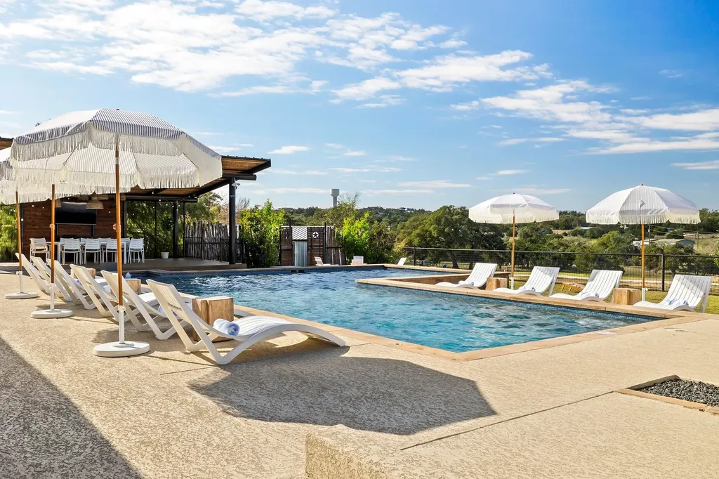 1293 Harmon Hills Road Dripping Springs TX 78620