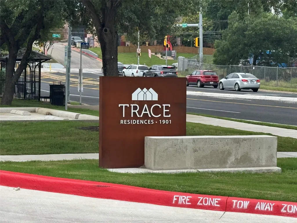 1901 Crossing Place Austin TX 78741