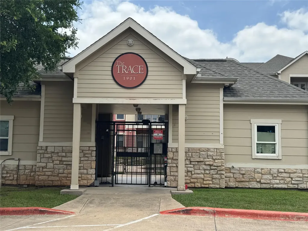 1901 Crossing Place Austin TX 78741